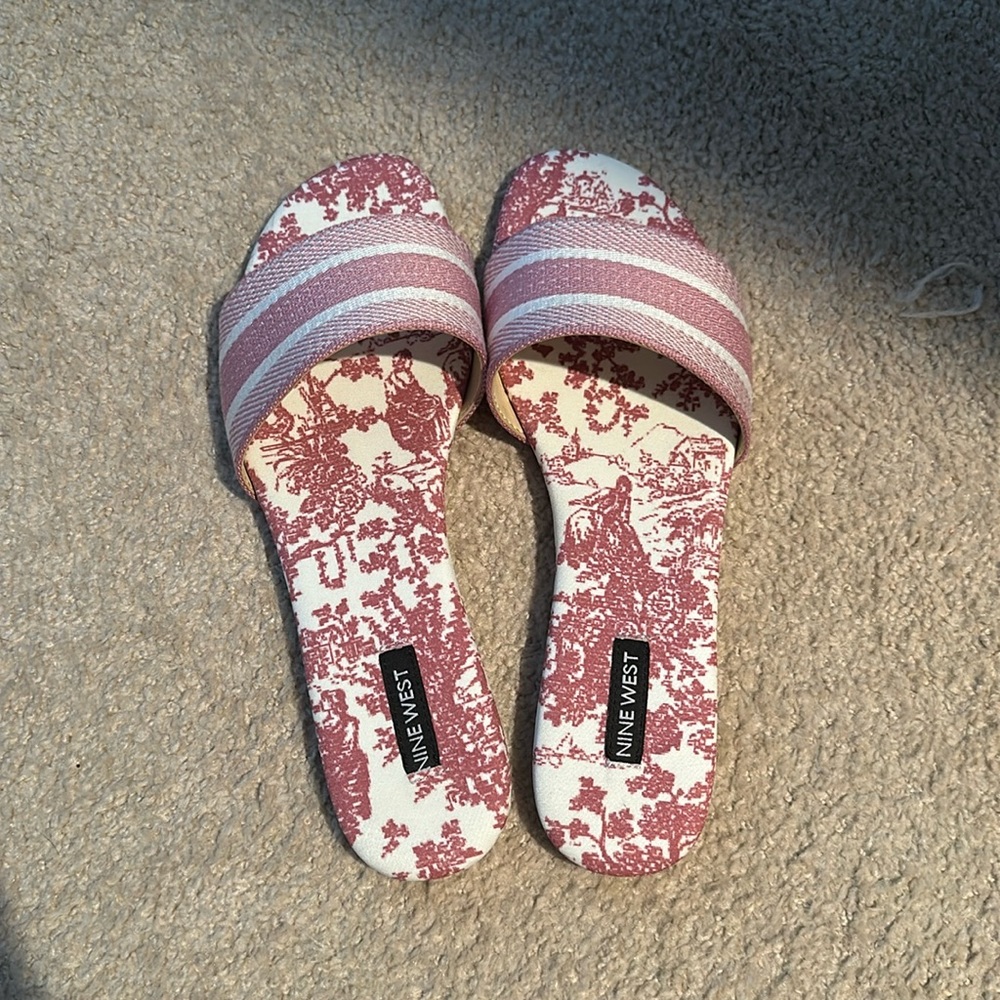 Super cute pink sandals